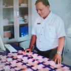 ASN Kecamatan Panei Pamer Uang Di Kantor, Memicu Pertanyaan Publik